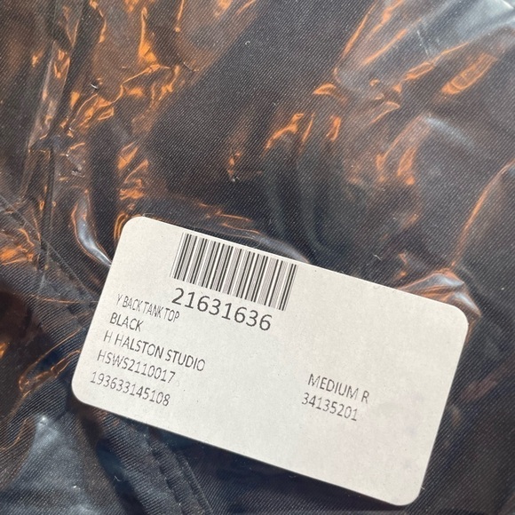 H HALSTON Y-BACK TOP black - Picture 10 of 11